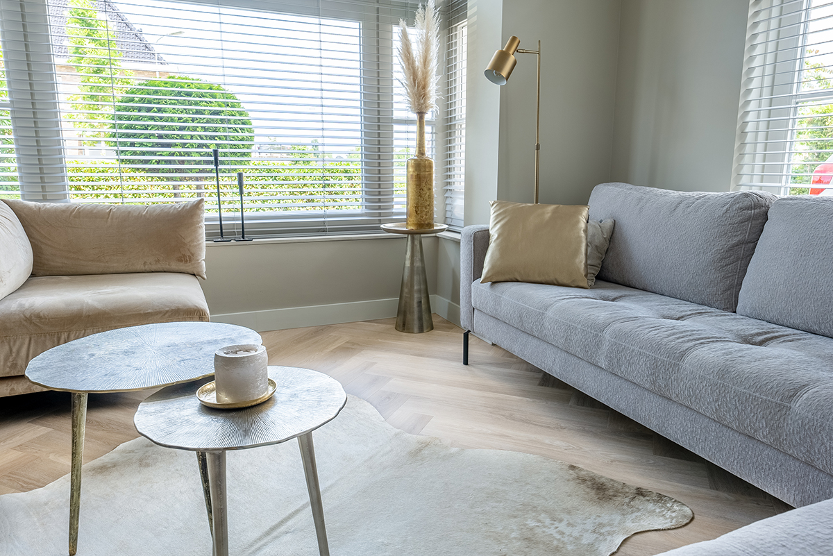 Floer-Walvisgraat-PVC-Orka-Onbehandeld-vloer-interieur-xl-visgraat-vloer-woonkamer-interieur