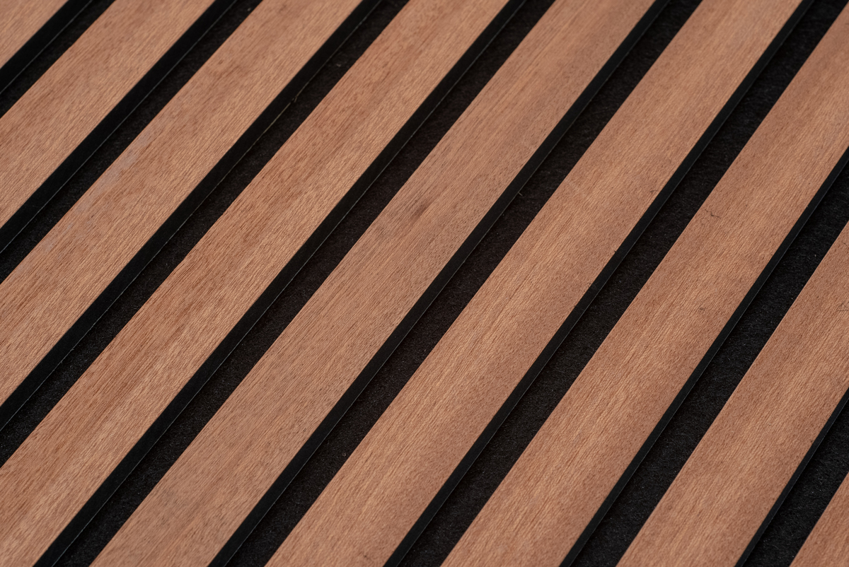 Floer-Akupanel-wandpaneel-mahonie-naturel-detail