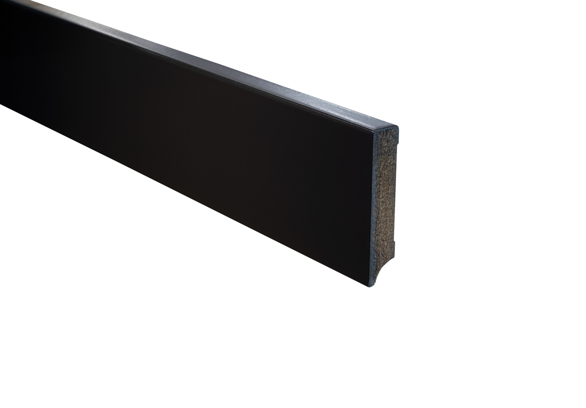 Floer-Accessoires-Plint-Zwart-Gelakt-70x15mm-Muurplint
