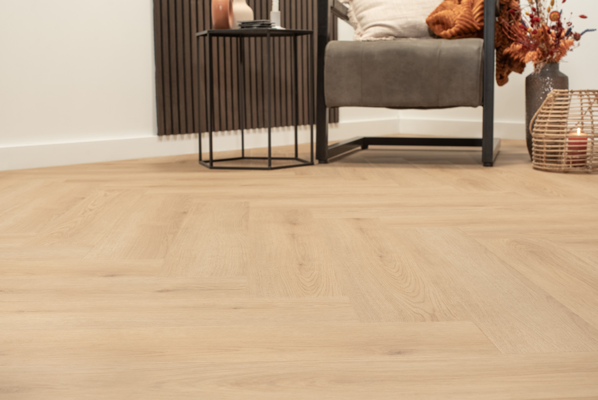Floer-Walvisgraat-PVC-Bryde-Bruin-sfeer-perspectief-closeup