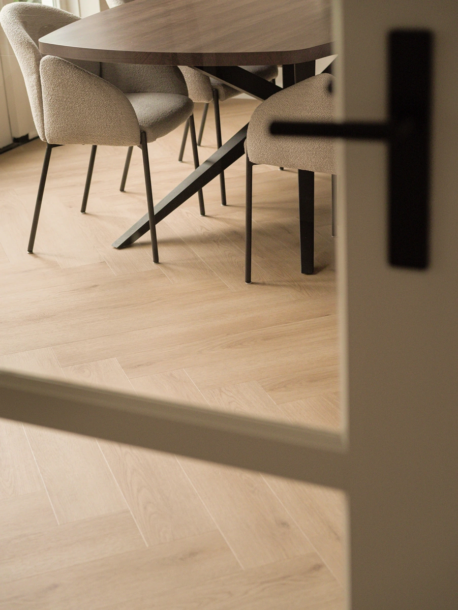 Floer-Walvisgraat-Vinyl-vloer-Bryde-Bruin-interieur-7