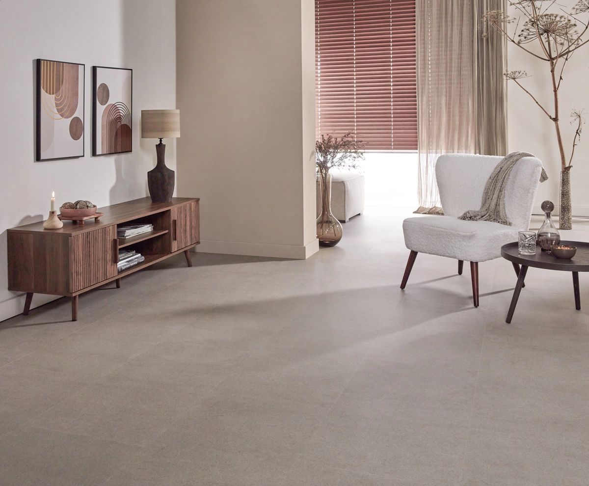 Floer-Tegel-PVC-vloer-Betonlook-Greige-interieur-1